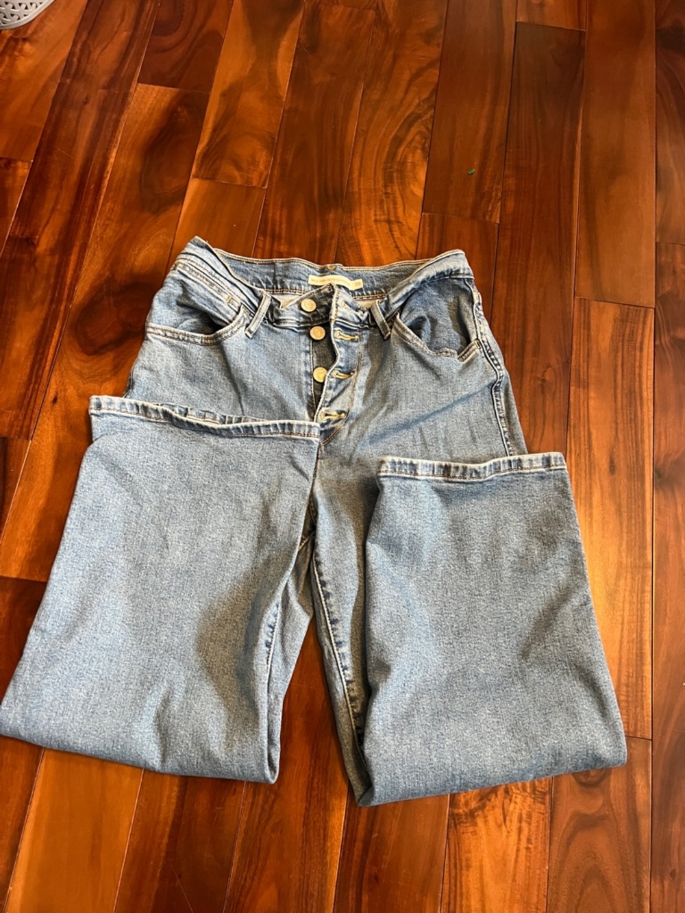 Levi’s mile high cropped jean